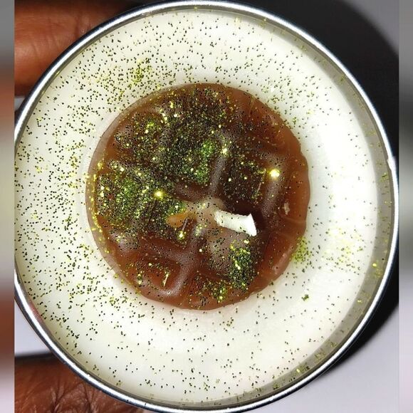 Hand crafted limited edition chocolate covered kisses candle - Picture 5 of 7